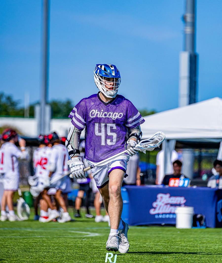 Chicago Elite player walking off the field